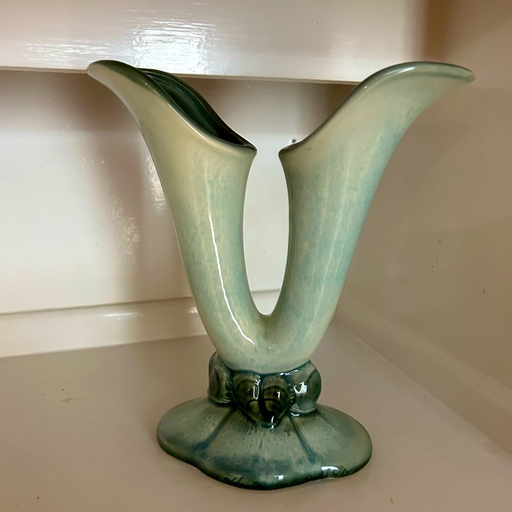 Hull Pottery Double Vase